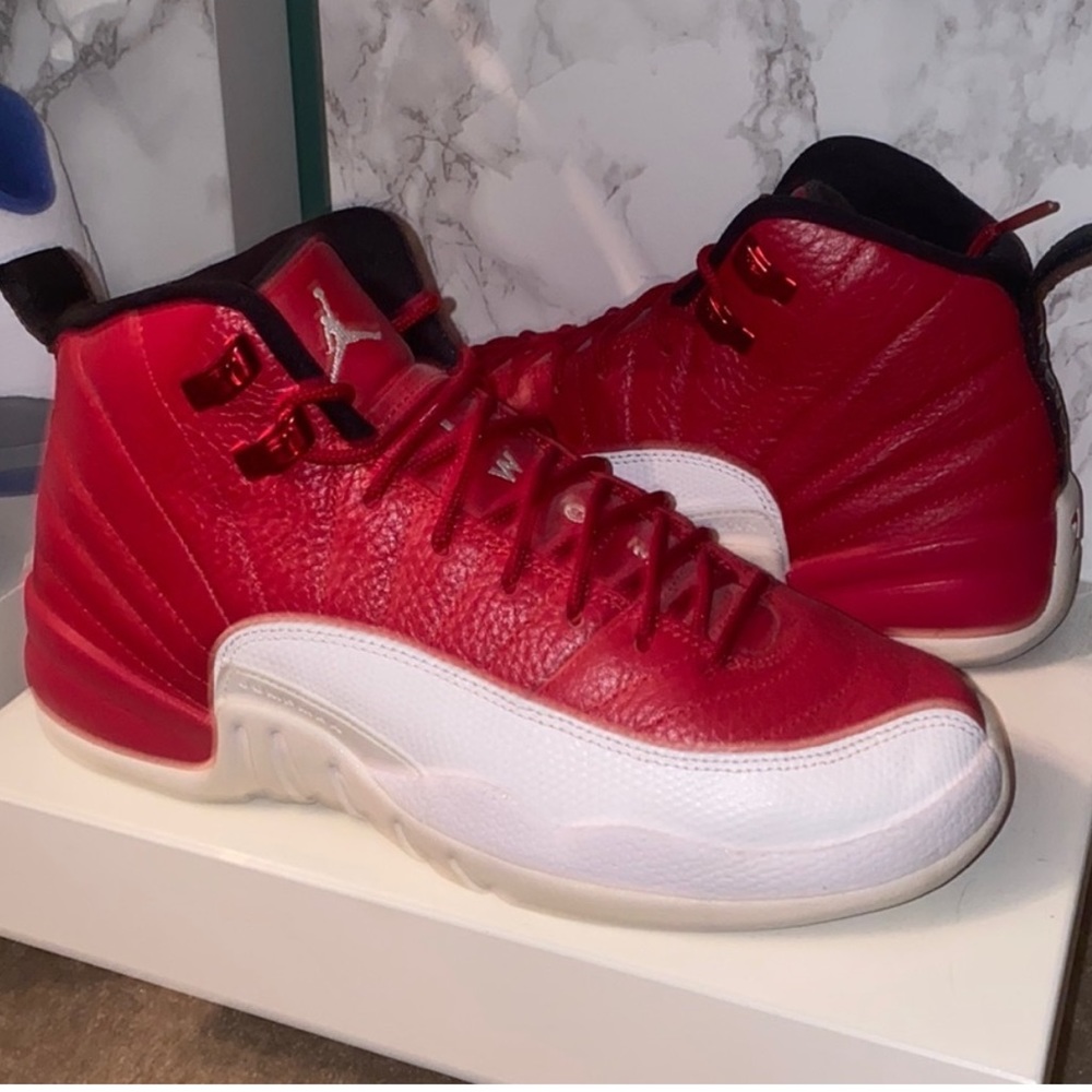 Jordan 12 Gym Red GS (8 W , 6.5 Y)